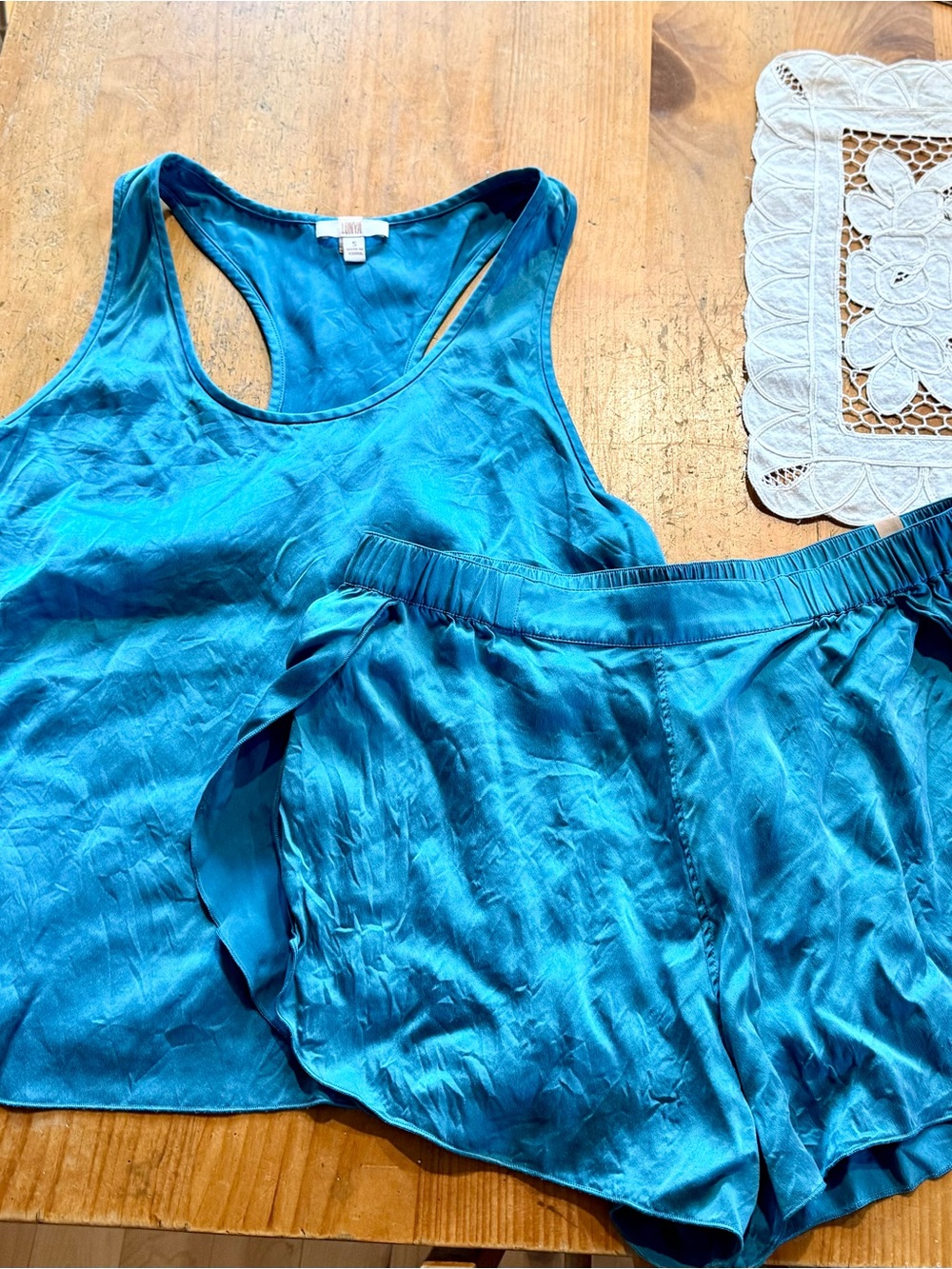 Lunya Washable Silk Tulip Back
Pajama Set
